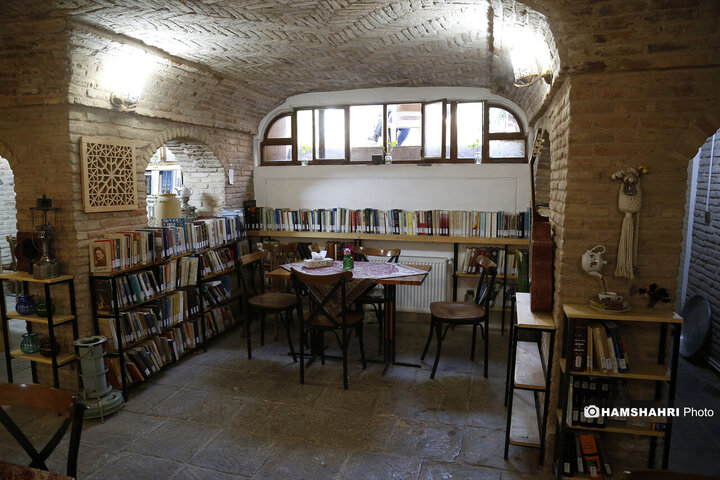 خانه  فرهنگ وهنر اردیبهشت