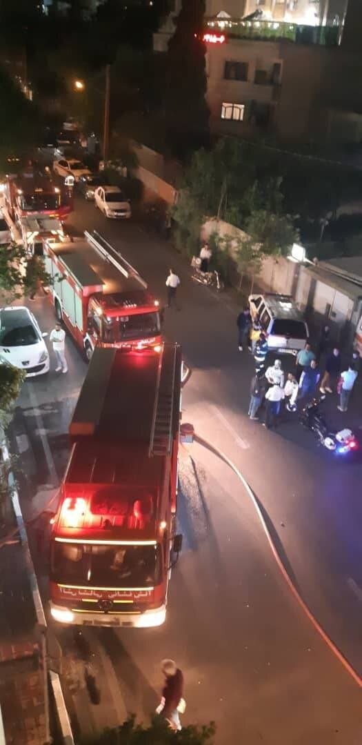 تصاویری از آتش سوزی خوابگاه بانوان در خیابان شریعتی تهران | تصاویر