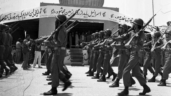تصاویر دیدنی و منتشرنشده از تاسیس سپاه پاسداران |‌ ببینید