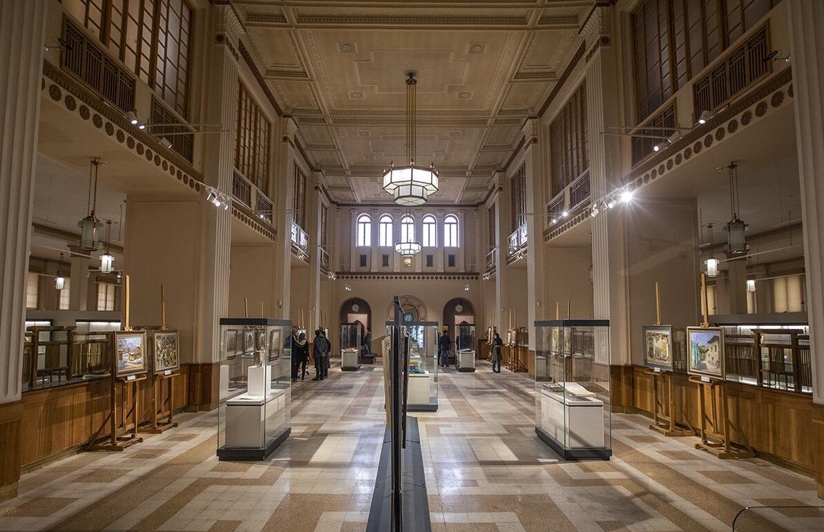 عمارت تاریخی و عجیب میدان فردوسی را ببینید