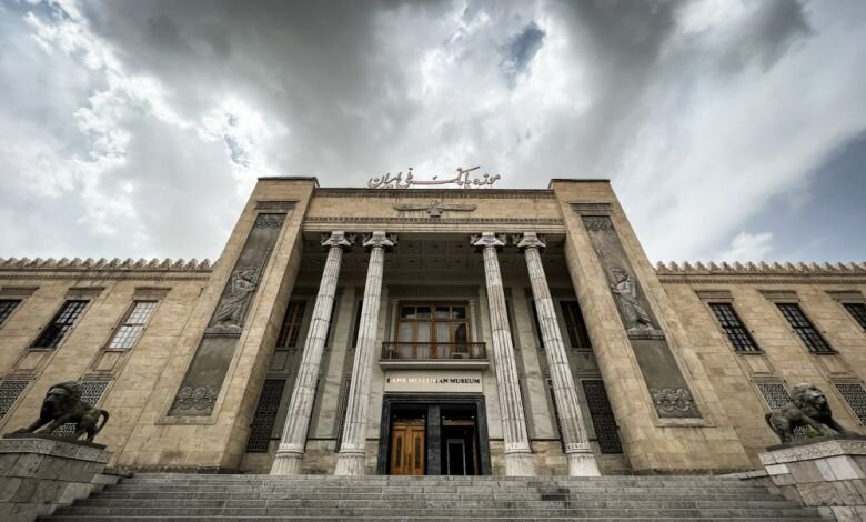 عمارت تاریخی و عجیب میدان فردوسی را ببینید