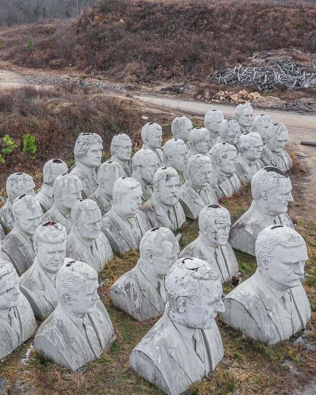 سرهای غولپیکر «روسای جمهور آمریکا» اینجا رها شدهاند! | عکس