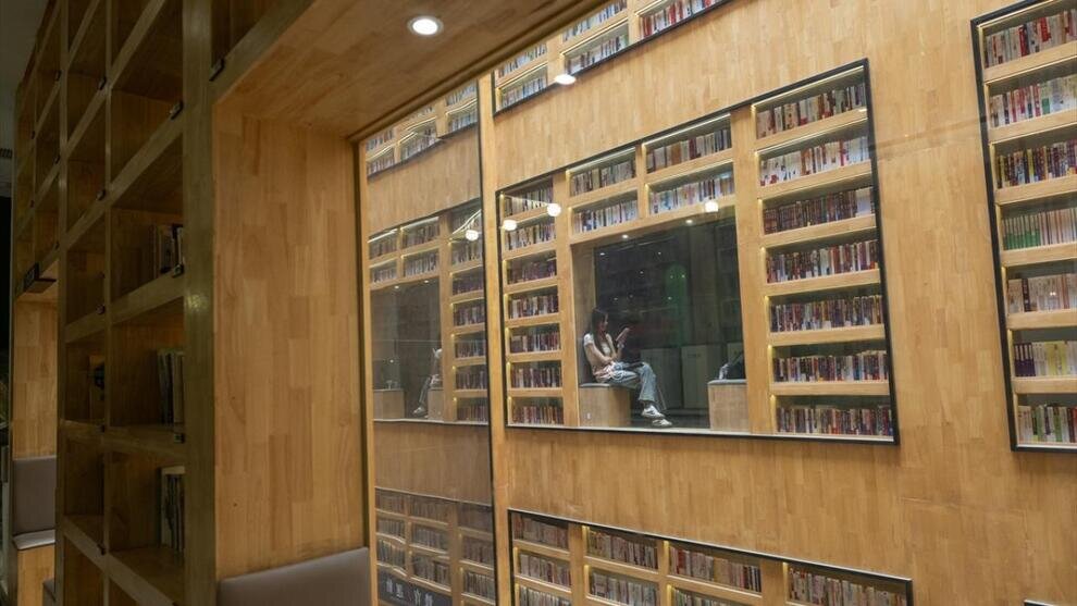 تبدیل کارخانه به کتابفروشی بزرگ با الهام از «هری پاتر» | عکس