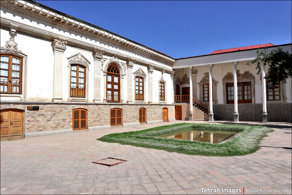 گردش در خانه اتحادیه؛ تنها یادگار خانهباغهای ناصری