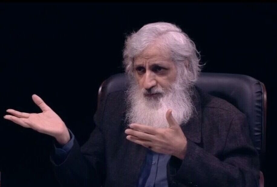 در خط ائمه بودن یعنی چه؟ | باید به تدابیر ولی زمان اعتماد