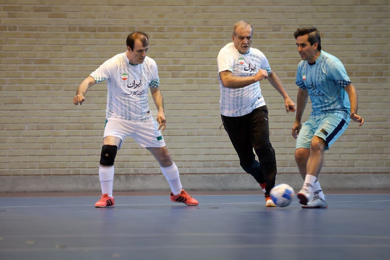 پزشکیان / فوتبال/