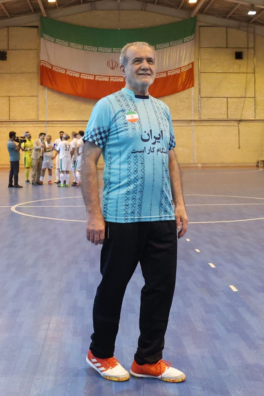 پزشکیان / فوتبال/