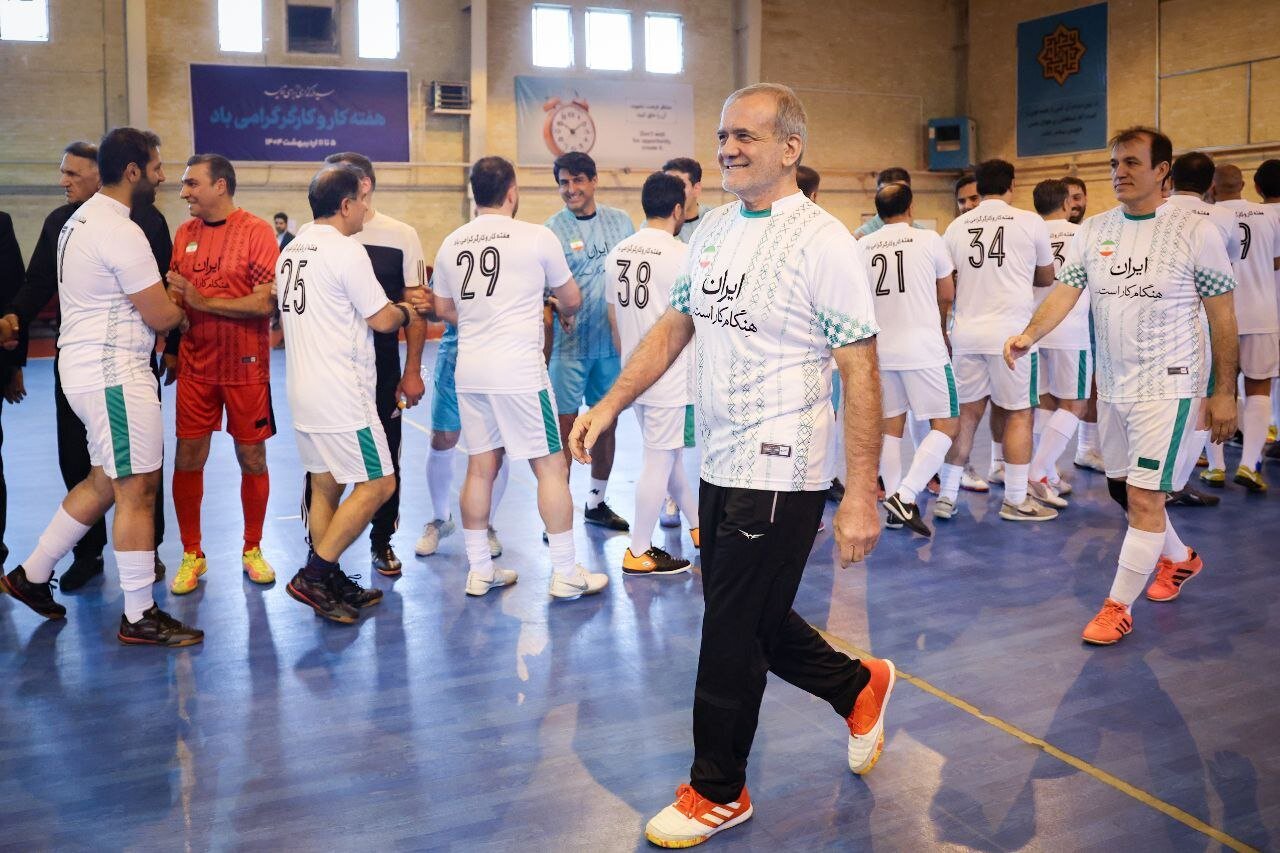 پزشکیان / فوتبال/ 