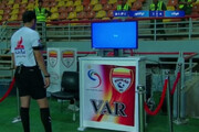 لااقل مانیتور VAR را عوض کنید! | خطر از بیخ گوش فدراسیون و کادر داوری گذشت