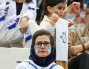 بانوان هوادار تیم ملوان بندرانزلی در بازی دیروز با سپاهان | تصاویر