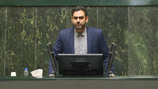 آدمهای تریلیاردر دور پزشکیان را گرفتند | یک «سیگنال بِده» را از دولت بیرون انداختیم ثابتی
