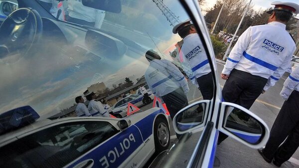 توقیف خودرو جنسیس در اصفهان برای اجرای این حرکات + ویدئو