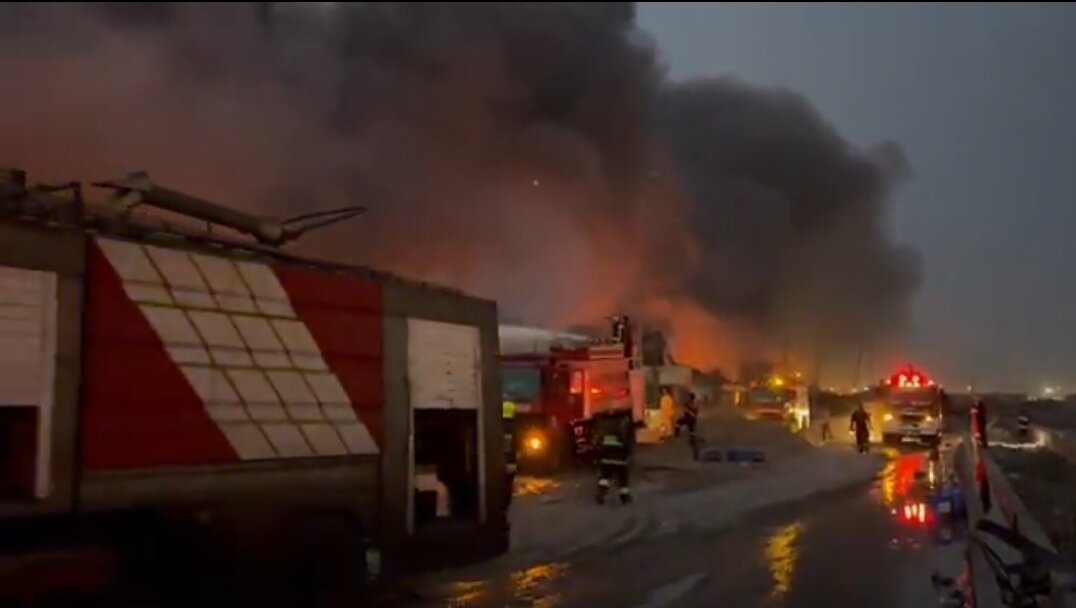 آتش در بندر شهید رجایی