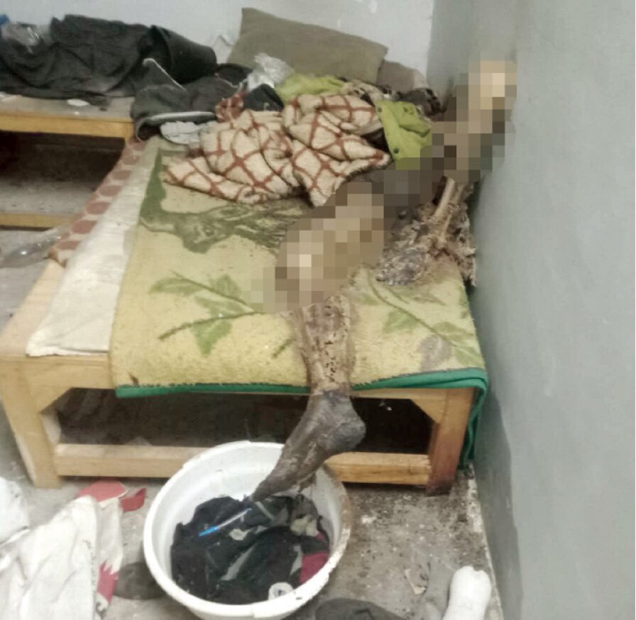 ۱۸ + | اسکلت شدن مرد مشهدی روی رختخوابش + عکس