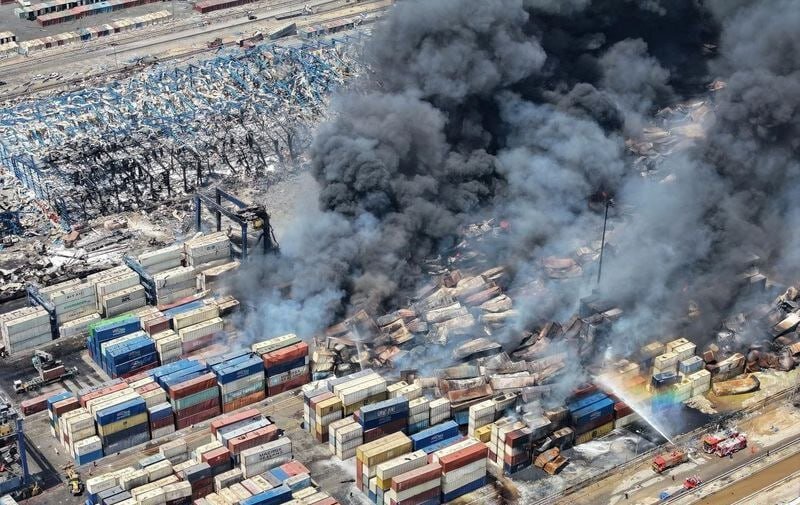 تلاش خلبان ایرانی در هدایت ایلوشین ۷۶ بر فراز بندرعباس |ببینید بندر شهید رجایی