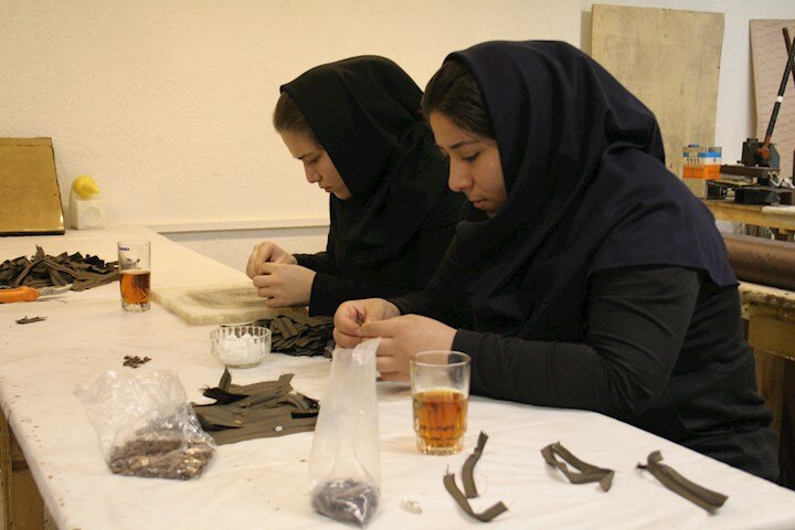 سکوی پرش؛ دخترانه و شریف | طرح اشتغالزایی دانشجویان دانشگاه صنعتی شریف برای دختران دانش‌آموز جنوب شهر