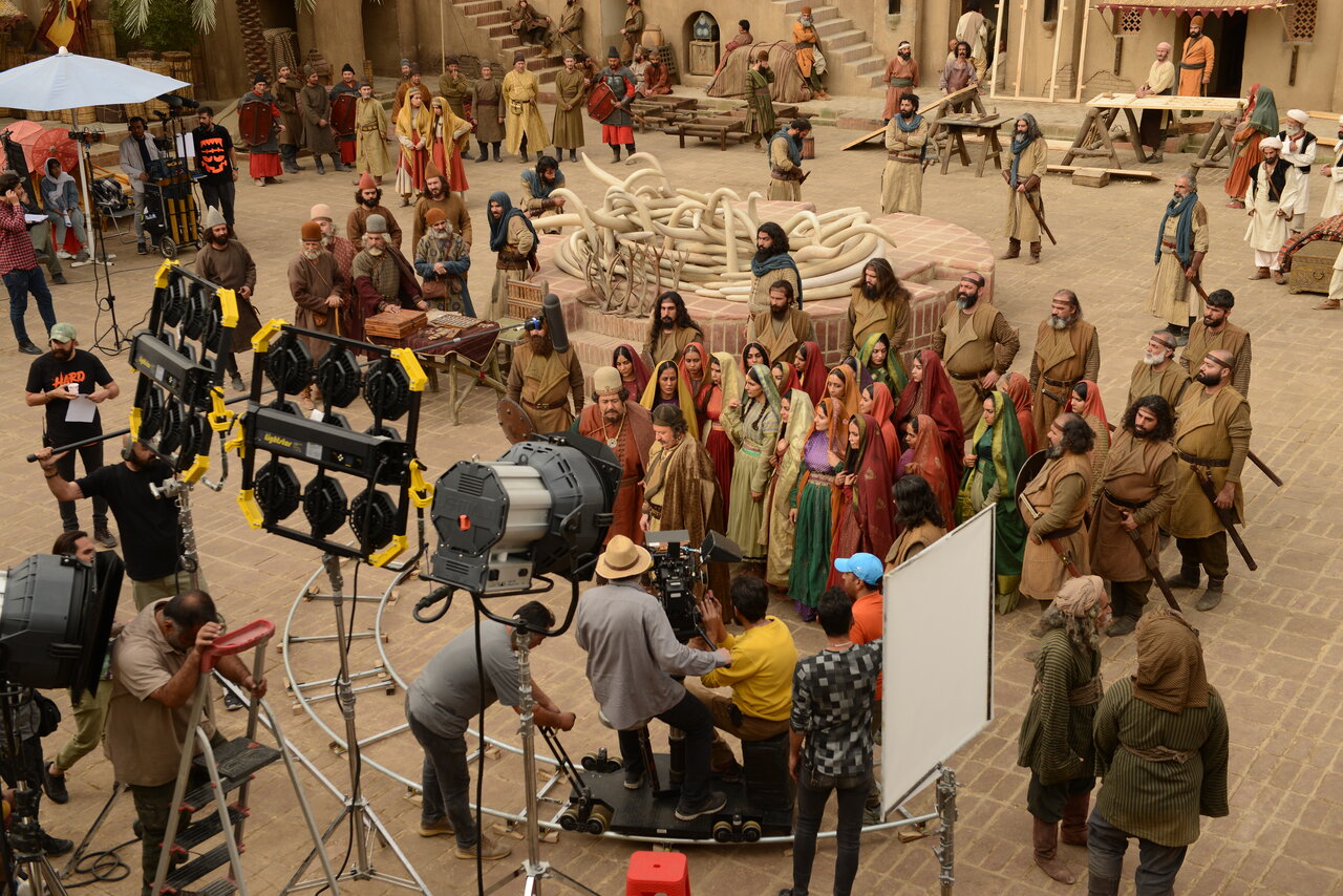 «سلمان فارسی» در ۶۰ قسمت به آنتن ۱۴۰۵ میرسد| عکسهای دیده نشده از صحنه و پشت صحنه