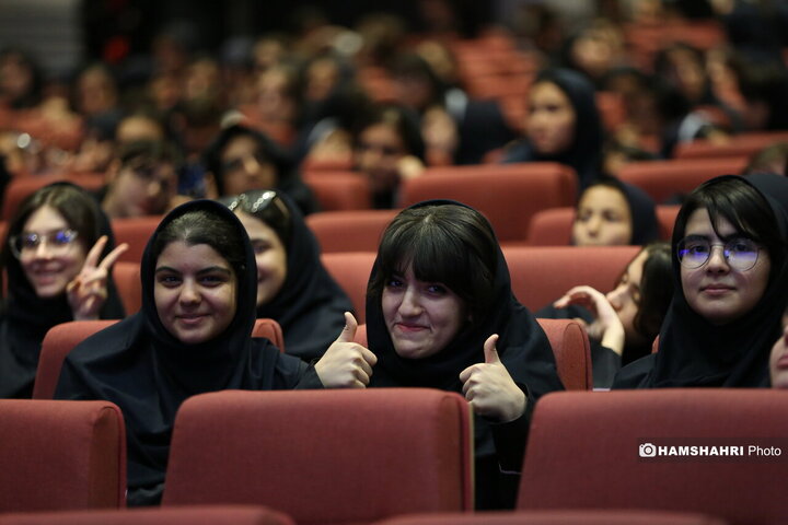گردهمایی دختران شهر با حضور شهردار تهران