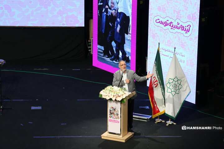گردهمایی دختران شهر با حضور شهردار تهران
