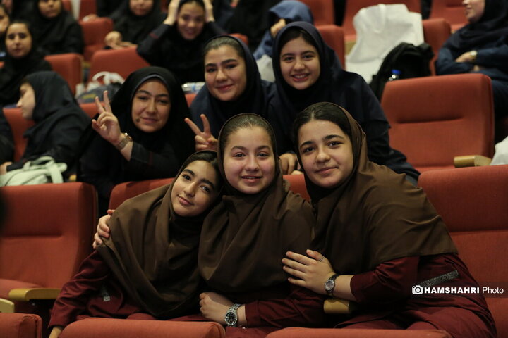 گردهمایی دختران شهر با حضور شهردار تهران