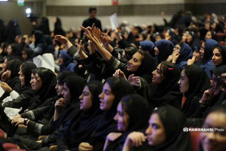 گردهمایی دختران شهر با حضور شهردار تهران