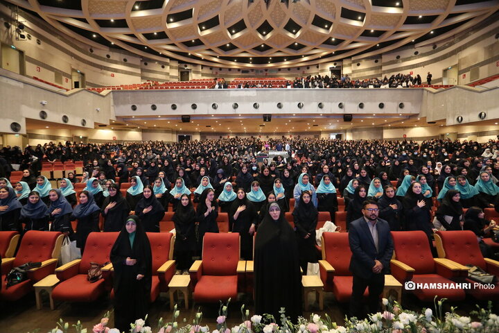 گردهمایی دختران شهر با حضور شهردار تهران