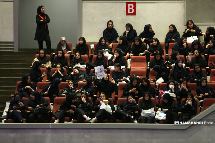 گردهمایی دختران شهر با حضور شهردار تهران