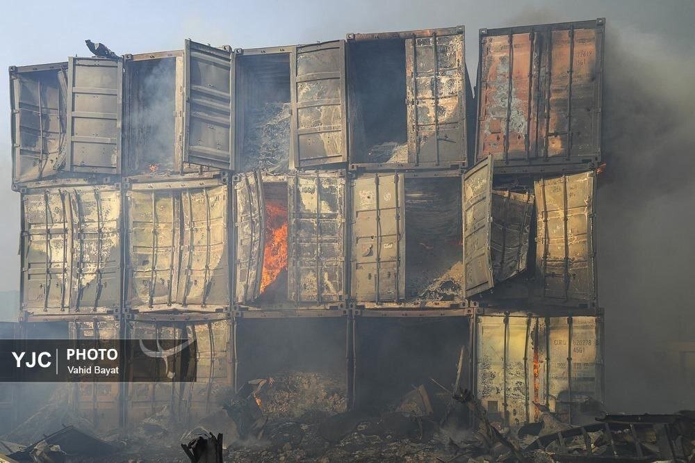 کانتینرها همچون تنور آتش؛ عکس خاص از انفجار بندر | عکس