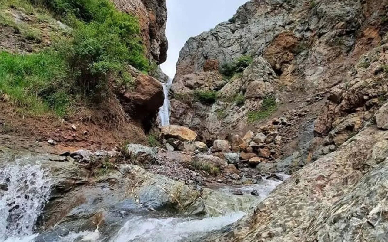 زیباترین آبشارهای تهران که باید در بهار ببینید