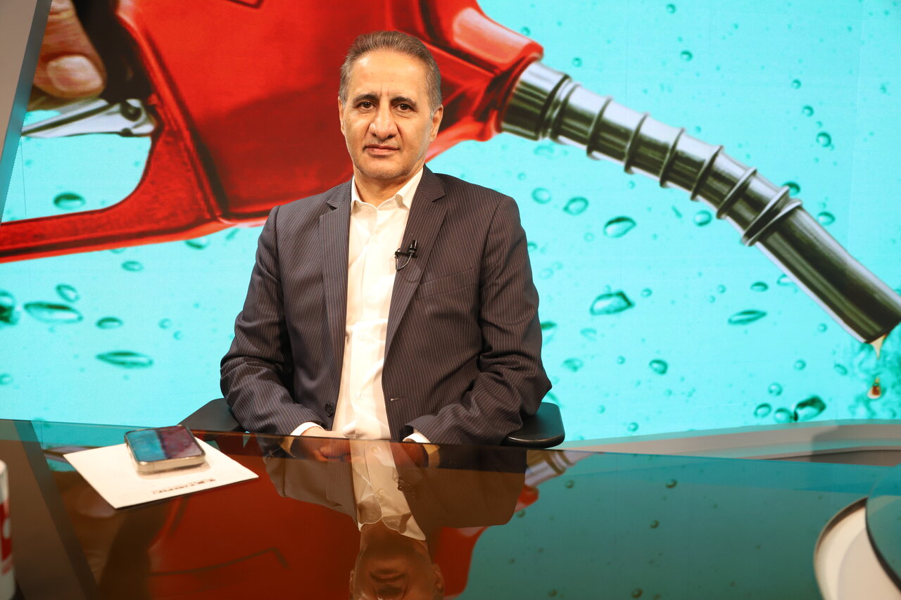 این گروه خاص سهم زیادی در مصرف بنزین دارند | تخصیص سهمیه بنزین به مردم مشکلات بنزینی را حل میکند؟