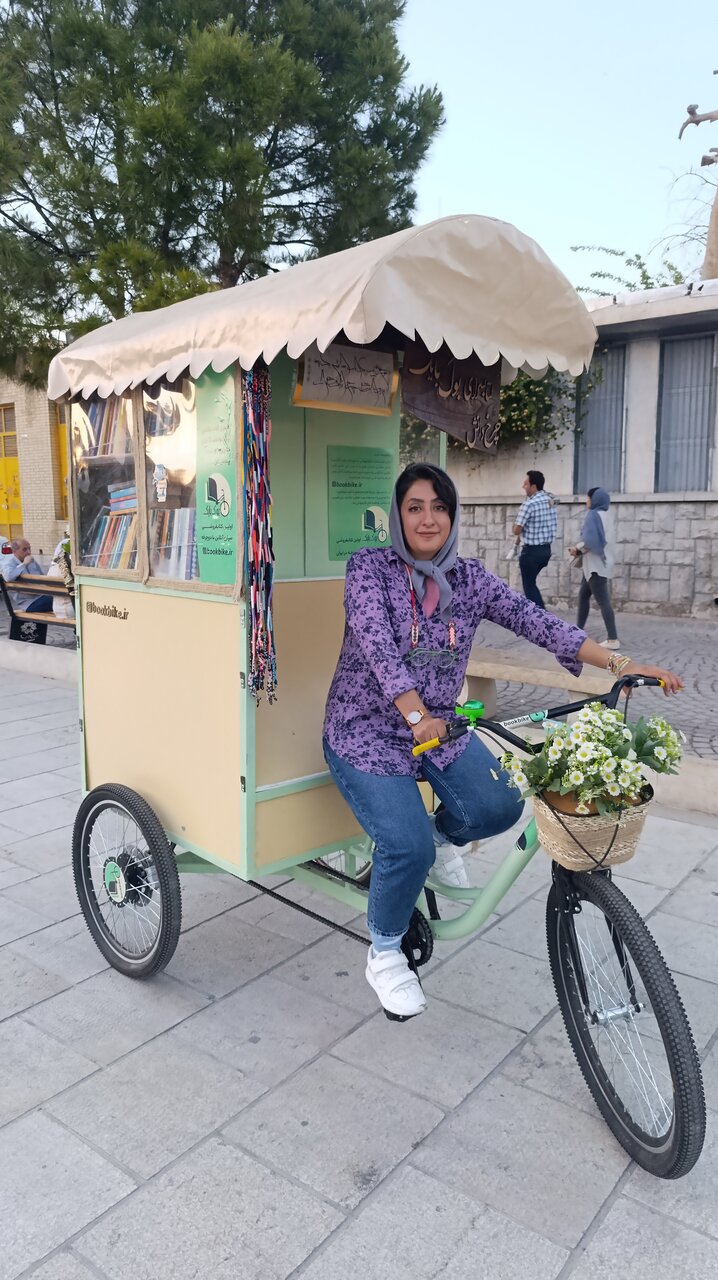 صدای «بوک‌بایک» از  بالای شیراز می‌آید