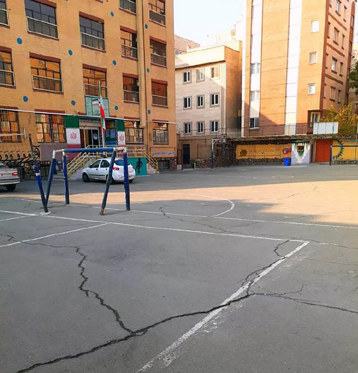 آموزگاران فراموشنشدنی شهر | کدام مدارس تهران را به معلم های معروفشان می شناسند؟