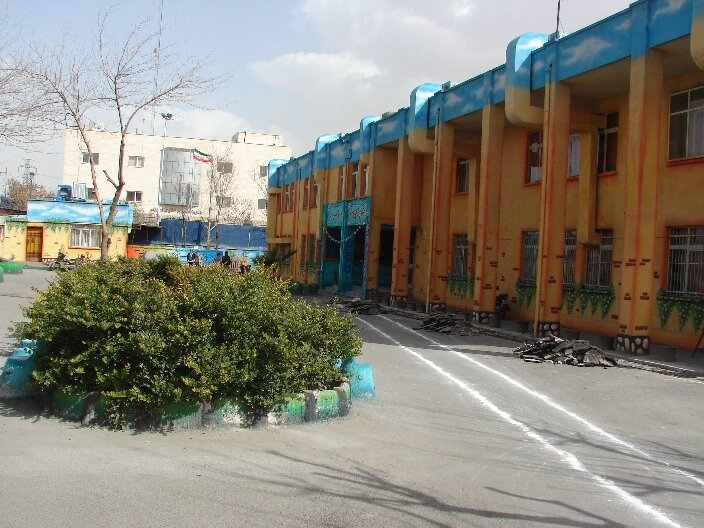 آموزگاران فراموشنشدنی شهر | کدام مدارس تهران را به معلم های معروفشان می شناسند؟