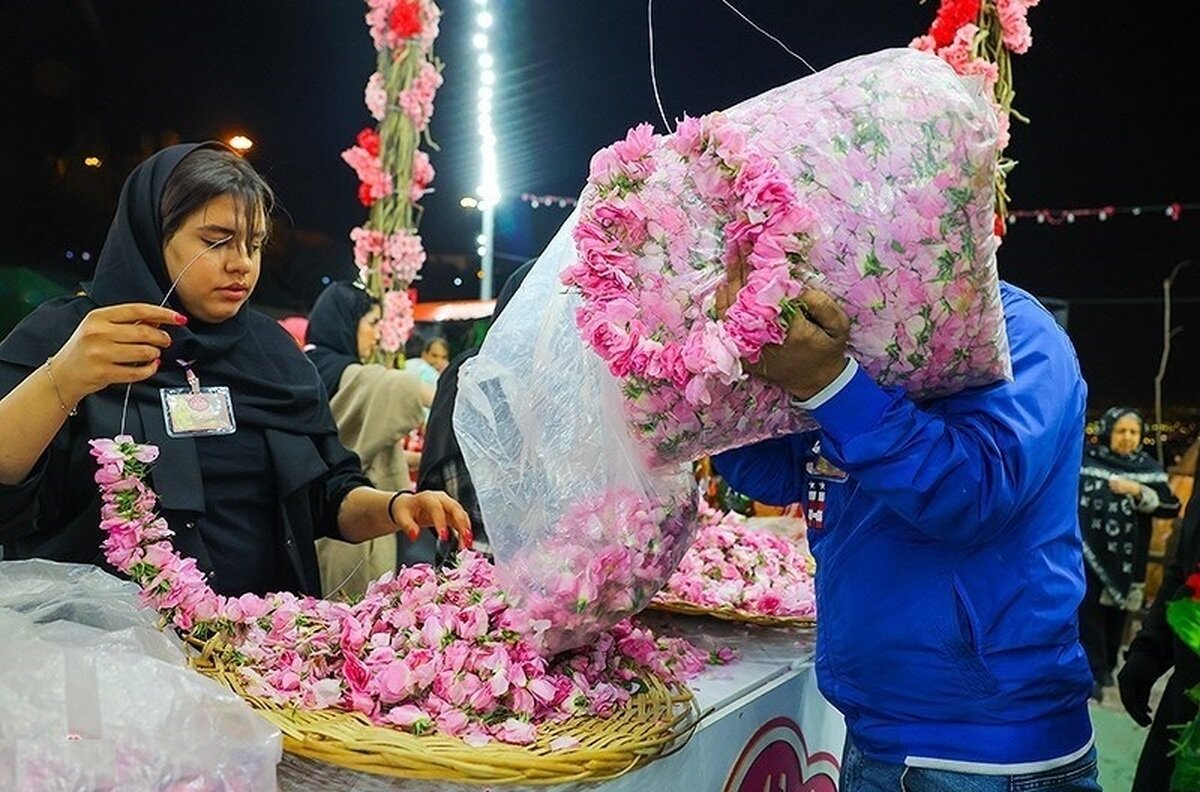 بوستانهای تهران، غرق گل محمدی
