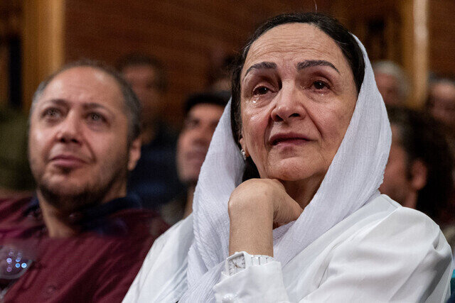 تصویری جالب از گلاب آدینه به همراه صدف اسپهبدی در تالار استاد جلیل شهناز | عکس