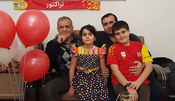 جشن تولد یا جشن قهرمانی؟ ماجرای تصویر پزشکیان با کیک تراکتور