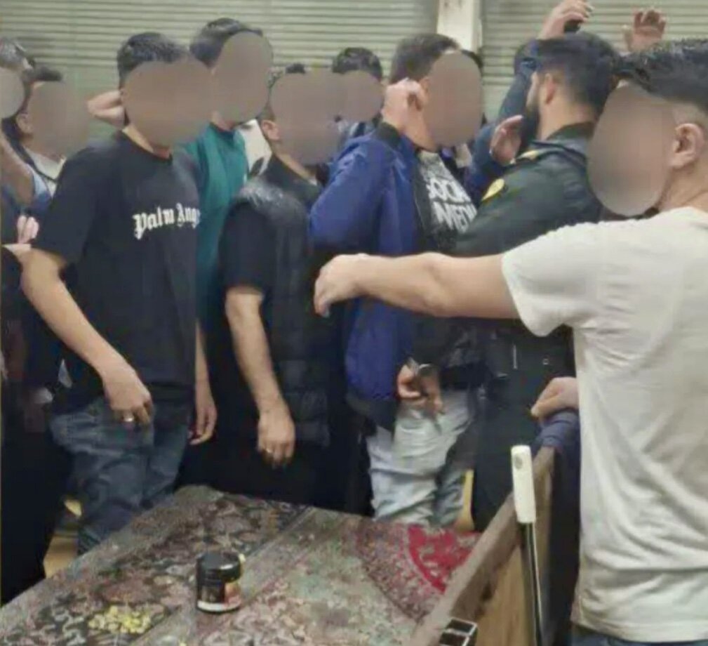 ۲ قمارخانه پلمپ شد؛ ۱۶ نفر دستگیر شدند + عکس