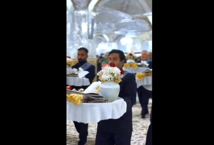 تعویض سفره‌های عقد در حرم امام رضا علیه السلام | ویدئو