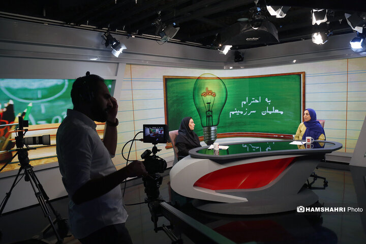 گفتگو با خانم سمیه خزلی معلم دانش اموزان اوتیسم