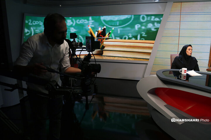 گفتگو با خانم سمیه خزلی معلم دانش اموزان اوتیسم