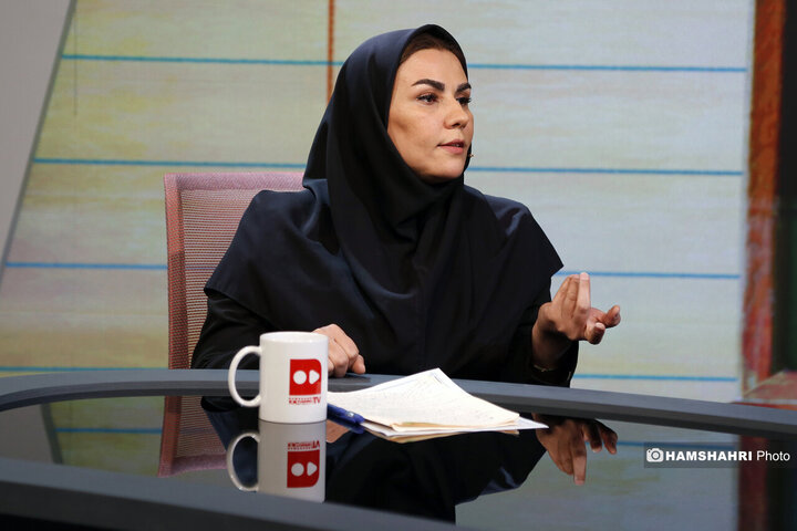 گفتگو با خانم سمیه خزلی معلم دانش اموزان اوتیسم