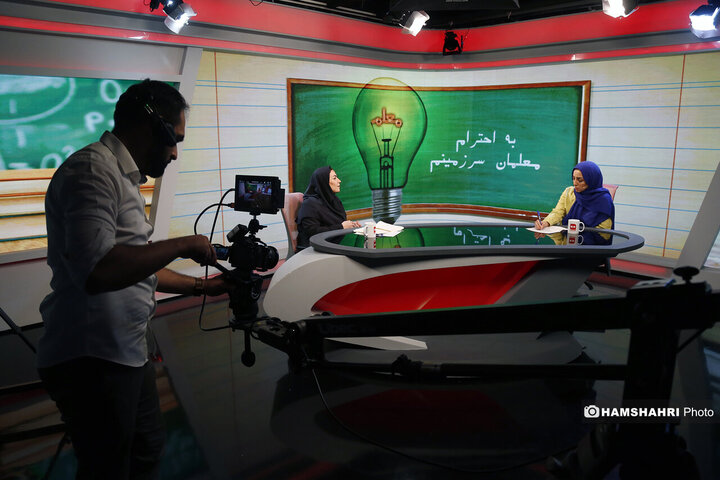 گفتگو با خانم سمیه خزلی معلم دانش اموزان اوتیسم