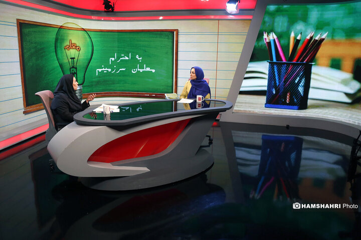 گفتگو با خانم سمیه خزلی معلم دانش اموزان اوتیسم