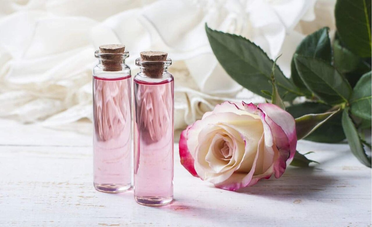 کارگاه گلابگیری در خانه