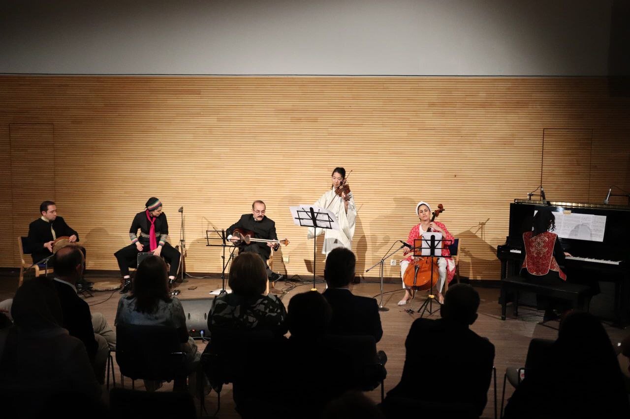 نوای «آوای شرق» در ایران پیچید