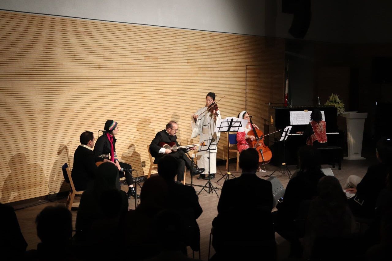 نوای «آوای شرق» در ایران پیچید