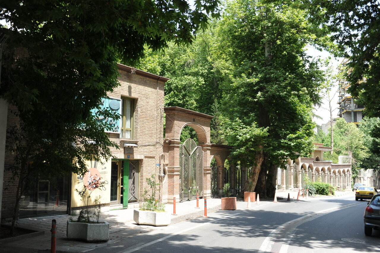 شما هم به خانه سیمین و جلال دعوتید