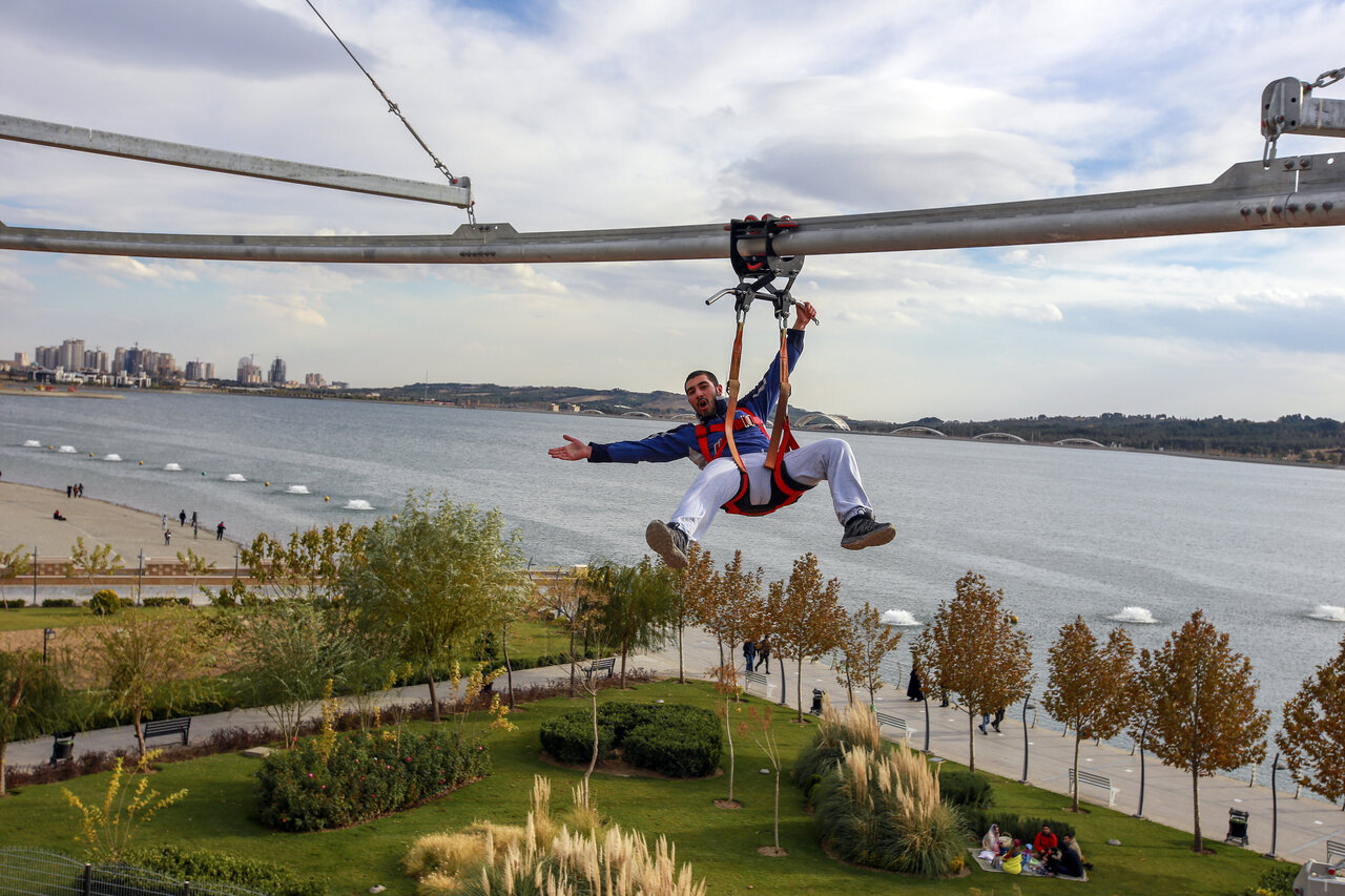 زندگی ساحلی در غرب تهران