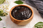 تهیه رب گوجه سبز ؛ رب گوجه سبز در چه غذاهایی استفاده می‌شود؟ | نکات کلیدی برای جلوگیری از تلخی و سیاه شدن آن