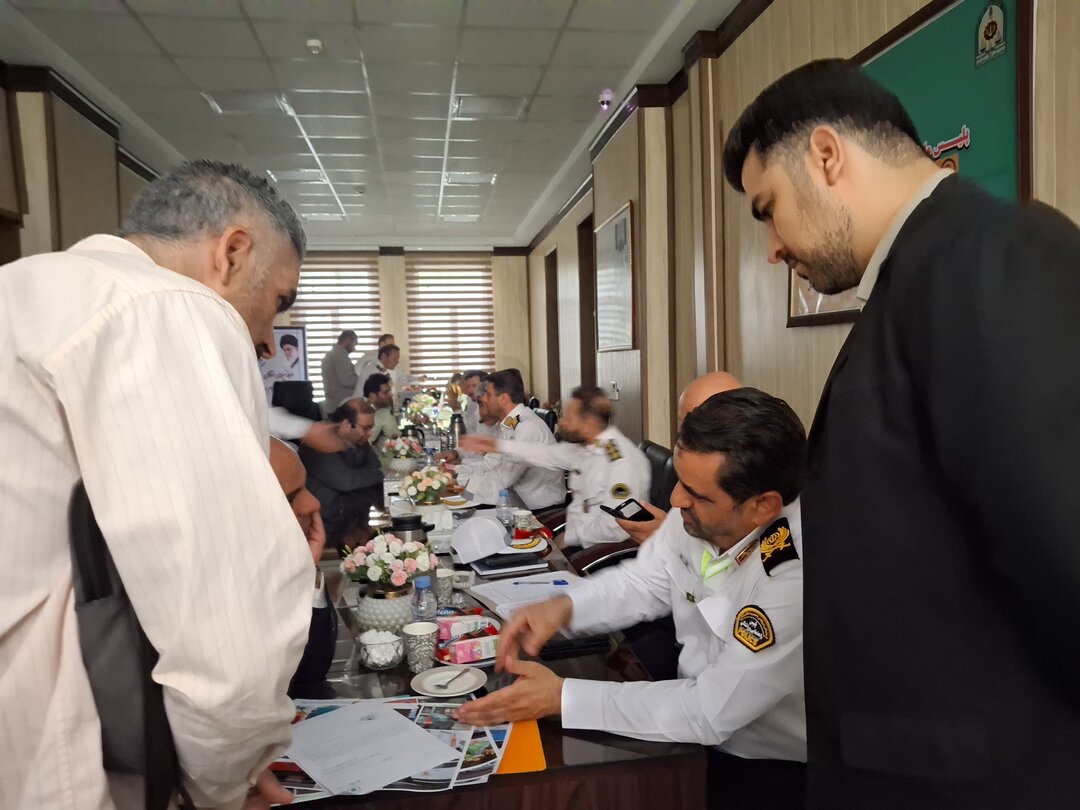 برق مرکز پاسخگوییِ پلیس هنگام حضور رئیس پلیس راهور قطع شد! | تصاویر